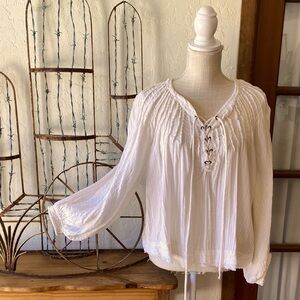 🎉 RARE‼️ WE THE FREE PIN-TUCK TOP‼️